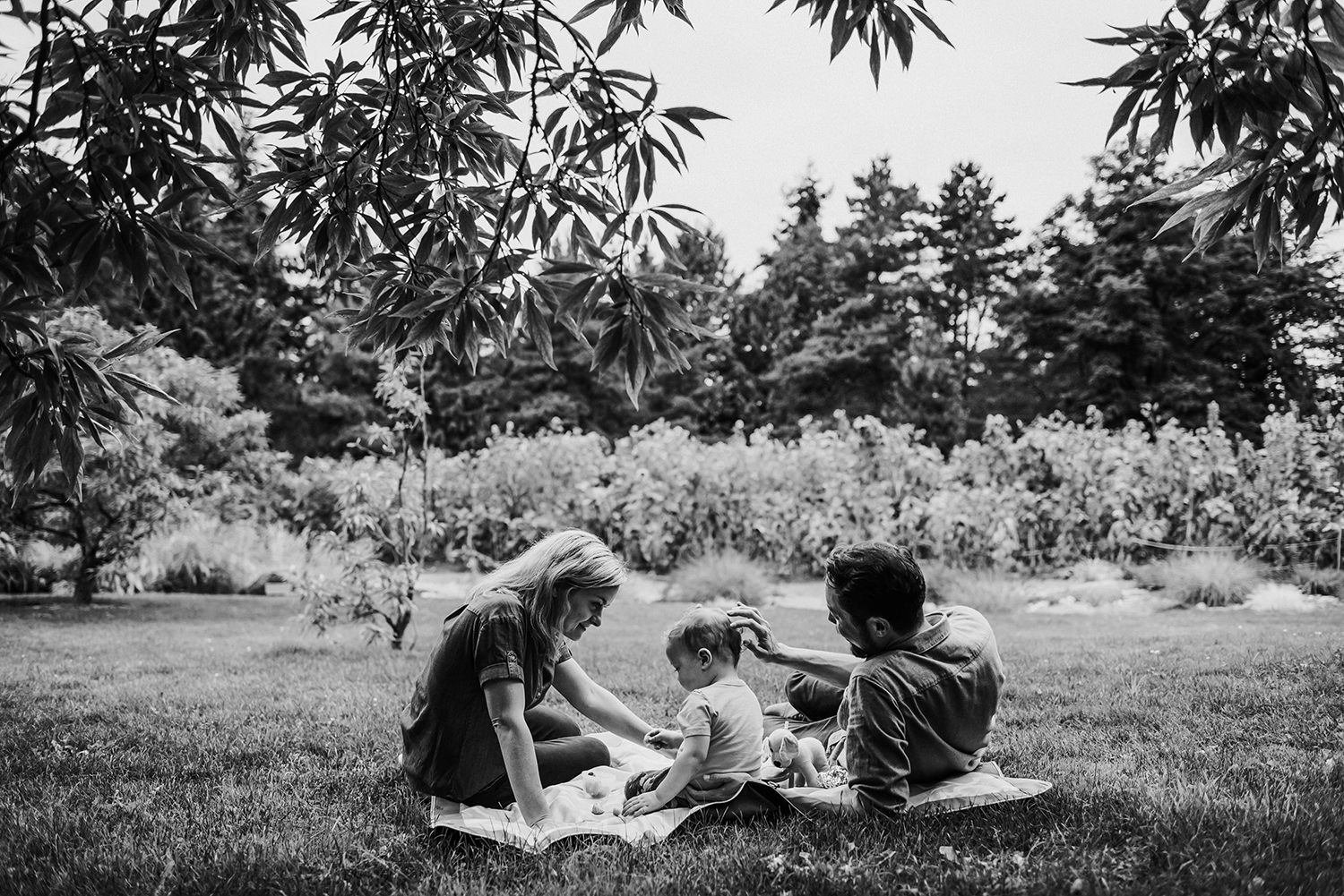 Vancouver family photography at Van Dusen Botanical Gardens